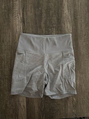 Zobha Light Heather Gray High-Rise Bike Shorts